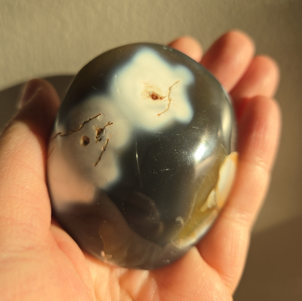 Orca Agate/Carnelian Palm Stone